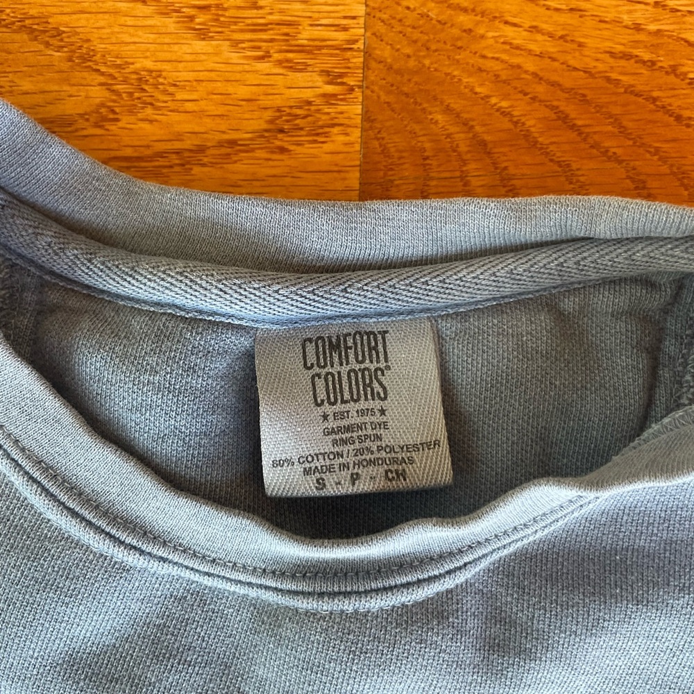 Pullover Size Small - Picture 2 of 3